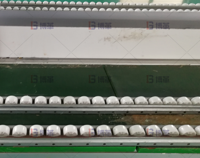 電子制造一般體積較小,使用精益管搭建貨架和無動力滑動部件,節(jié)約成本,提高效率。 電子制造一般體積較小,使用精益管搭建貨架和無動力滑動部件,節(jié)約成本,提高效率。