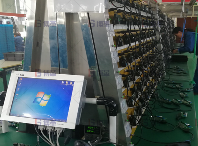 大量使用工裝和治具,提高品質(zhì)和提升生產(chǎn)效率。 大量使用工裝和治具,提高品質(zhì)和提升生產(chǎn)效率。